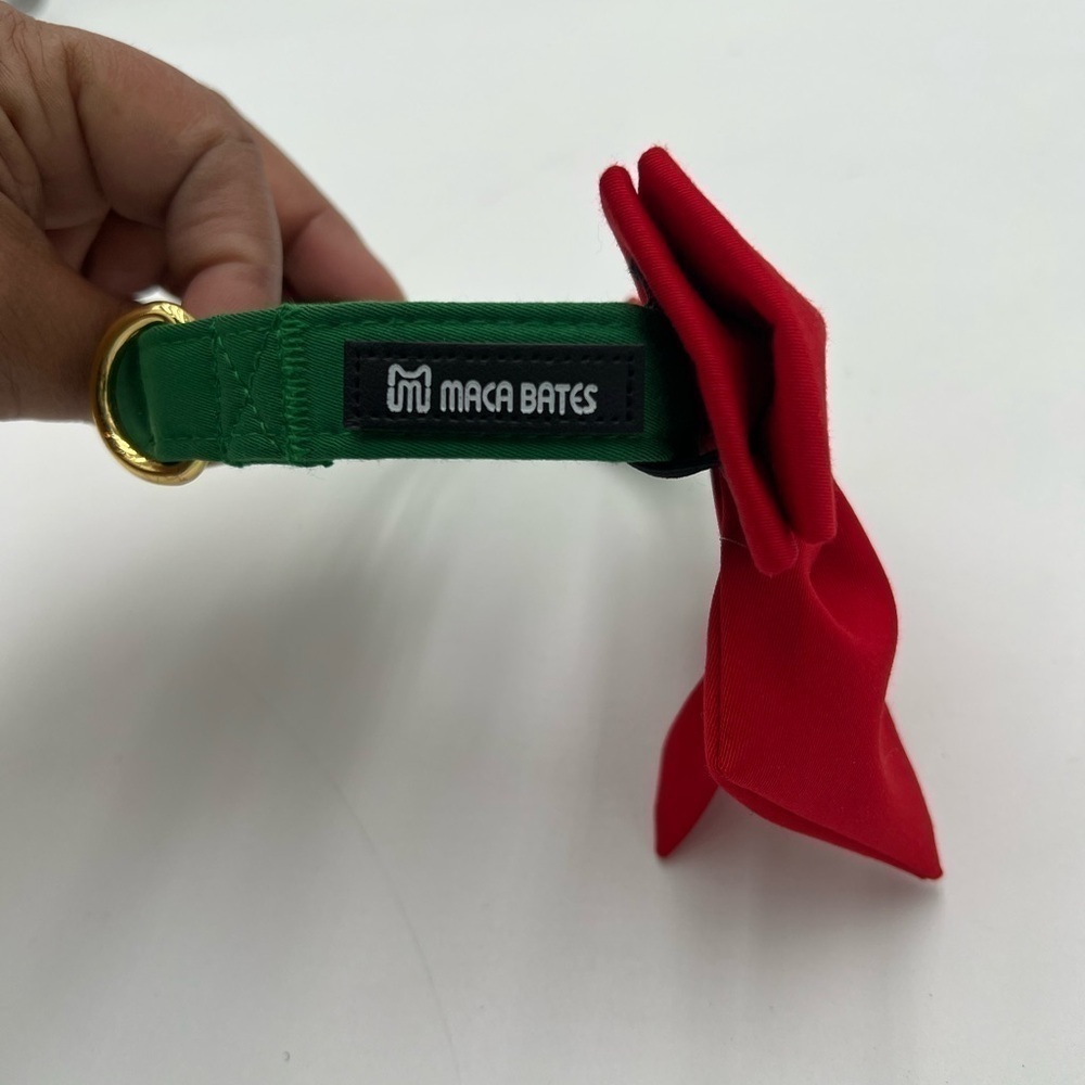 Maca Bates Christmas Red Green Dog Collar with Bow Tie NWOT - Picture 6 of 9